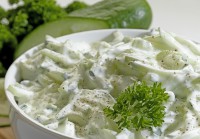 Gurkensalat mit Rahm